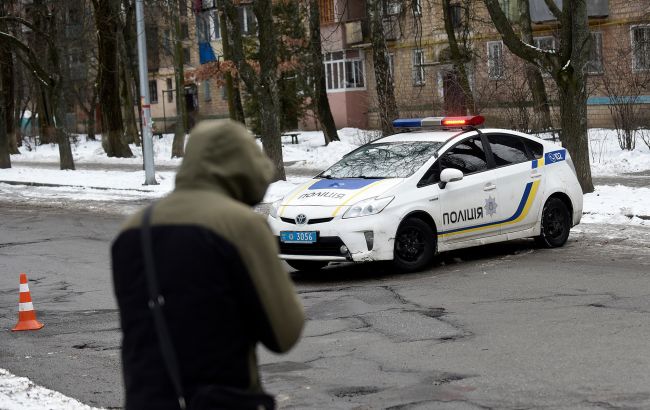 В Івано-Франківську невідомі нападають на місцевих жит