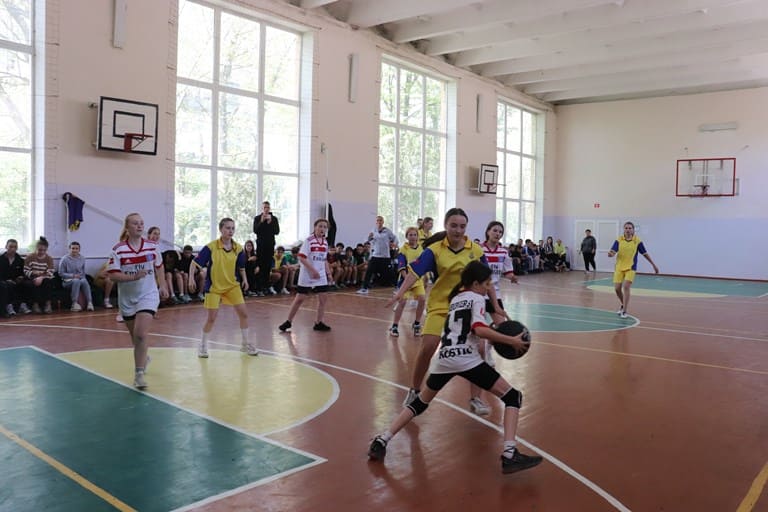 В Болградському районі визначили переможців шкільної ліги по баскетболу