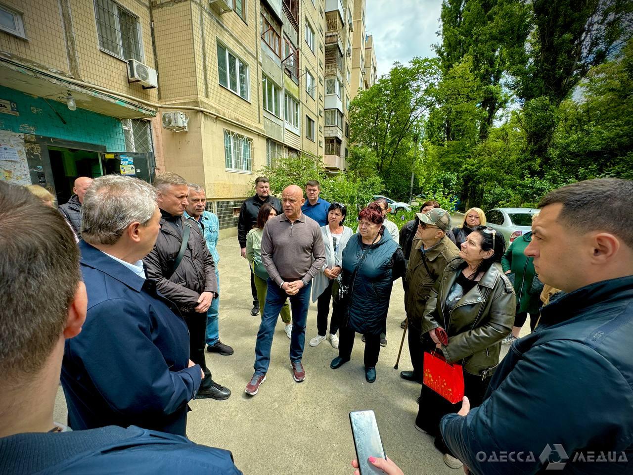 В Одессе продолжают восстанавливать дома, пострадавшие от российских  обстрелов » Юг-Информ - новости Одессы, новости южного региона