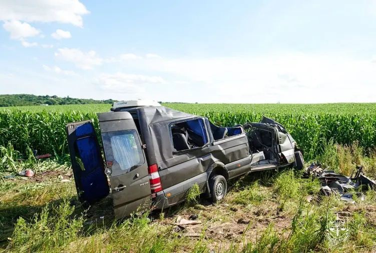 ДТП з 14 жертвами на Рівненщині: одна з версій слідства – пошкодження колеса вантажівки