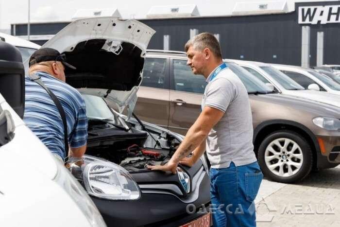 В Украине упростили торговлю подержанными авто