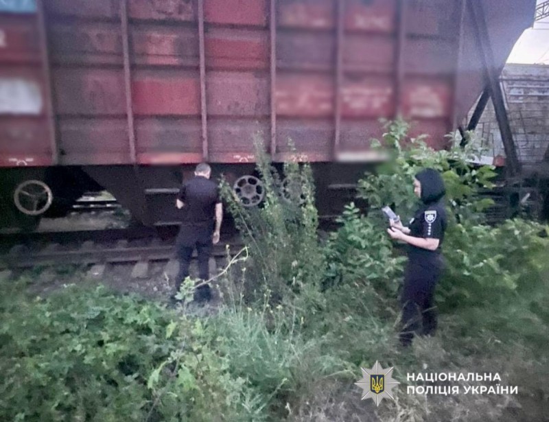 В одесской области очередного подростка, который залез на поезд, ударило током