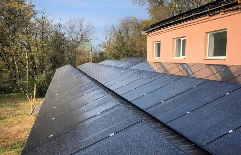 Школы в Одесской области теперь могут работать во время блекаутов благодаря солнечным панелям