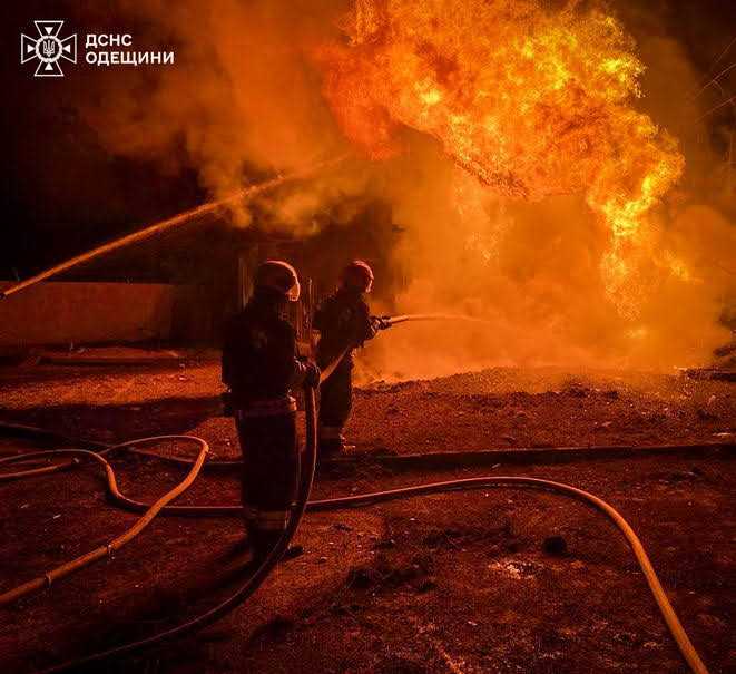 Десятки «шахедов» атаковали Одесщину: в ОВА сообщили о разрушении