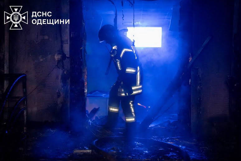 В Одессе на Адмиральском проспекте полностью сгорело отделение банка