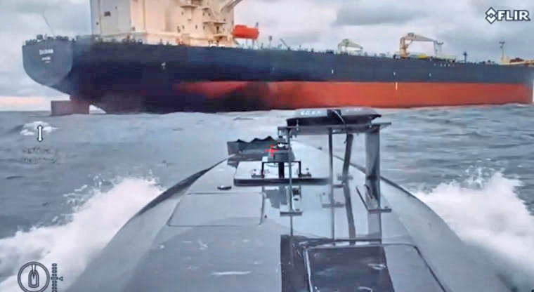 Украина вводит санкции: в Черном море поражен еще один российский танкер «теневого флота»