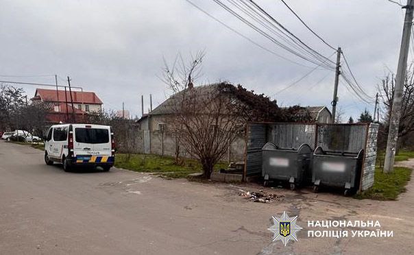 В Київському районі Одеси чоловік підпалив 10 сміттєвих контейнерів