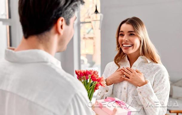 Квіти, мітинги або повна тиша: як насправді святкують 8 березня у світі